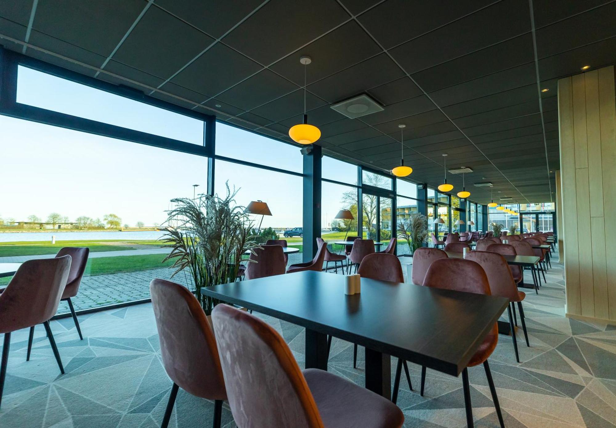 Oe Seaside Suites & Spa Kuressaare Exterior foto